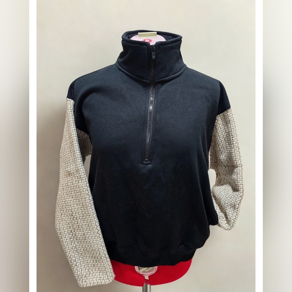 Fabletics Black Textured Pullover - Picture 2 of 4